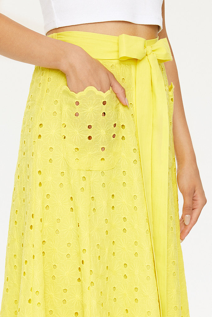 Yellow Brode  and  button skirt  81054